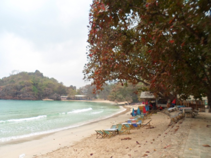 Plage devant le restaurant de 10 heures