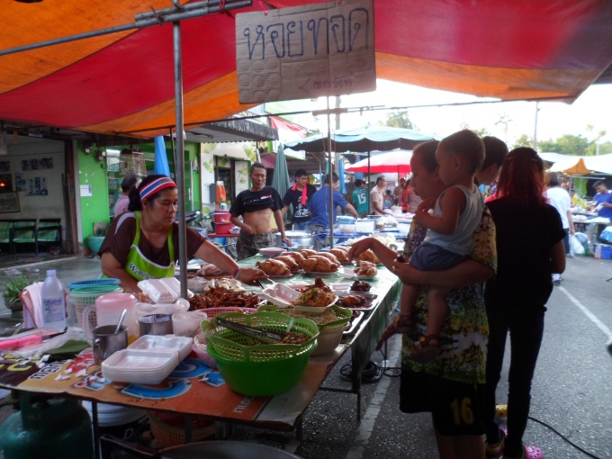 Le marché de Plai Phraya