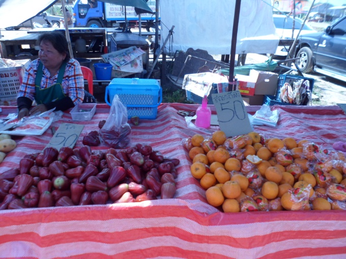 Le marché aux fruits pour notre goûter de 11 heures