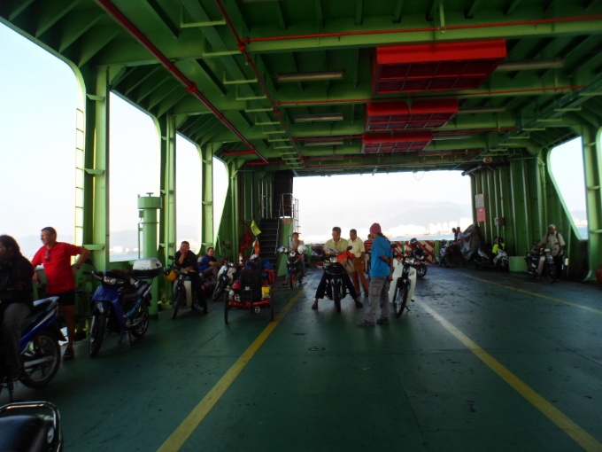 C'est bien calme sur le ferry ce matin