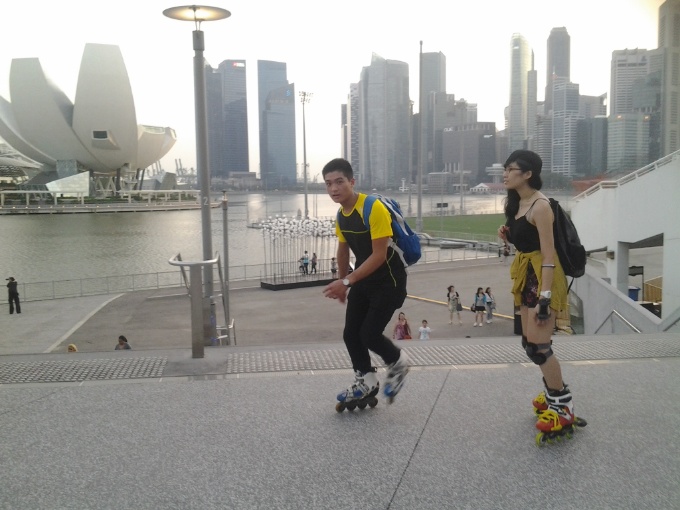 Sport autour de Marina Bay à la fraîcheur du soir