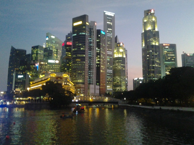 La nuit autour de Marina Bay